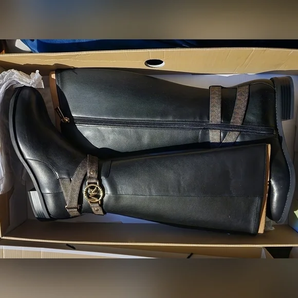 MICHAEL Michael Kors  NIB Rory Leather and Logo Boot - Picture 7 of 7